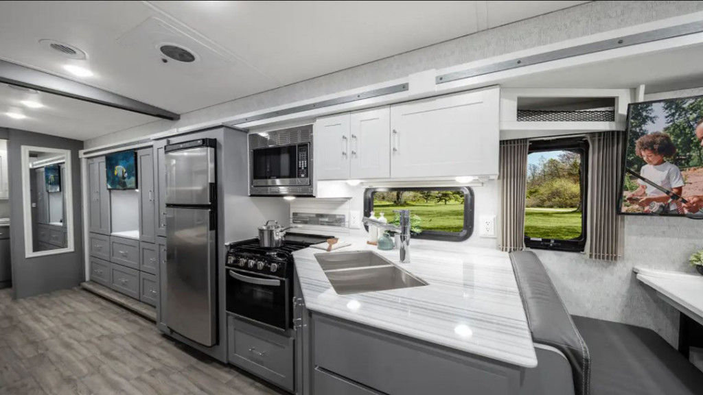 Winnebago Vista and Winnebago Sunstar 33K Kitchen 